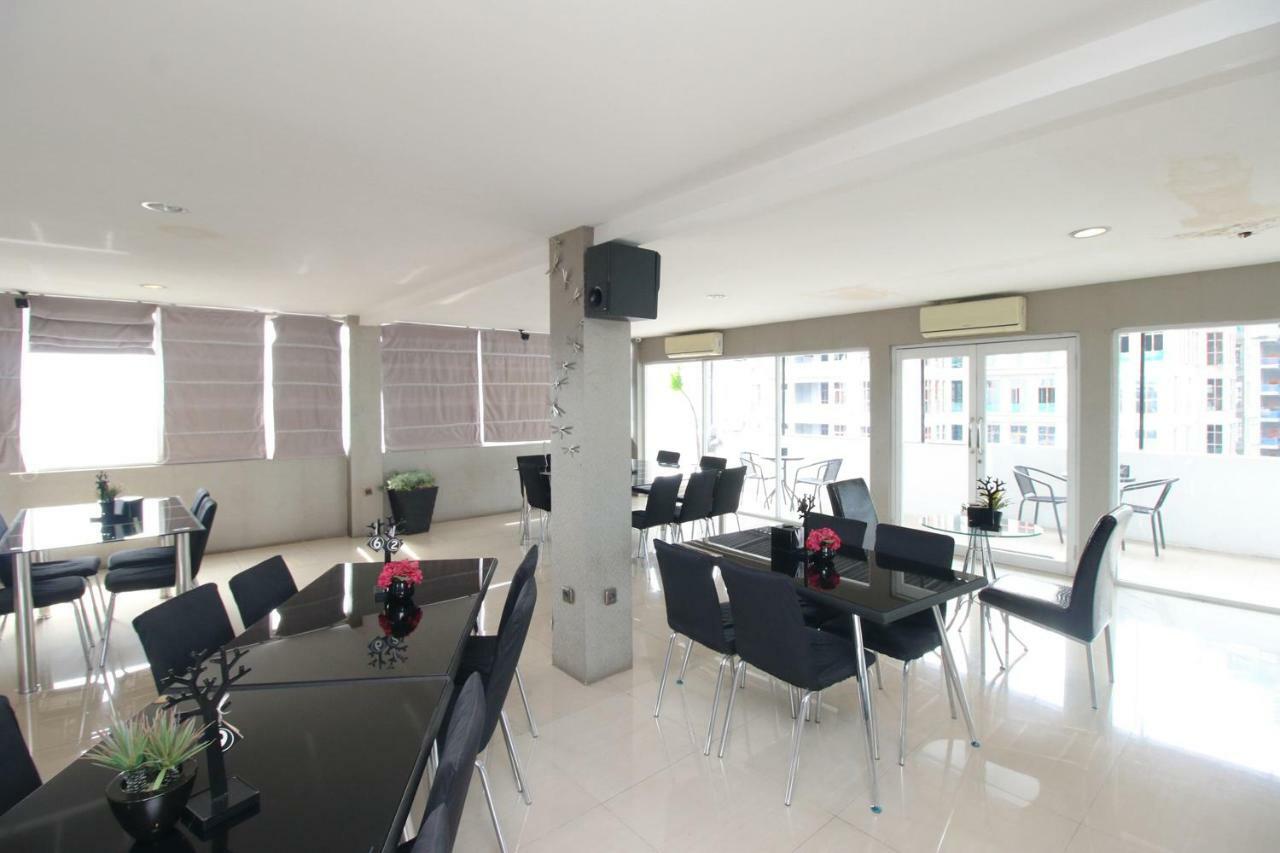 Residence100 Jakarta Luaran gambar