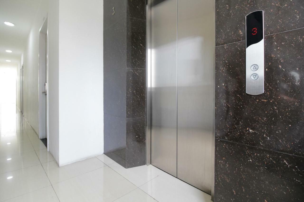 Residence100 Jakarta Luaran gambar